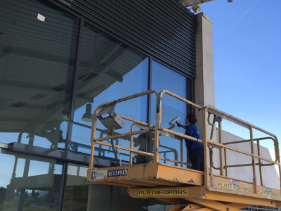 Limpieza Cristales para el Apartado de Consejos para Limpiezas Iris en Motril (Granada)